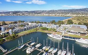 DoubleTree by Hilton Hotel Berkeley Marina